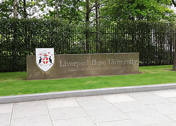 リバプールホープ大学・入口